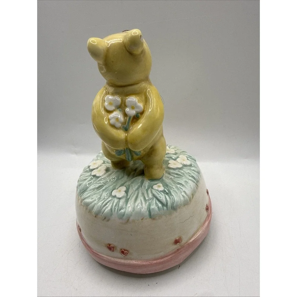 Disney Charpente Winnie the Pooh with Flowers Rotating Music Box Works